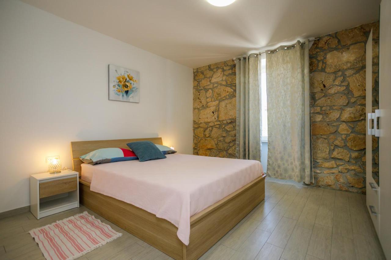 Appartement Oliva à Vrbnik Extérieur photo