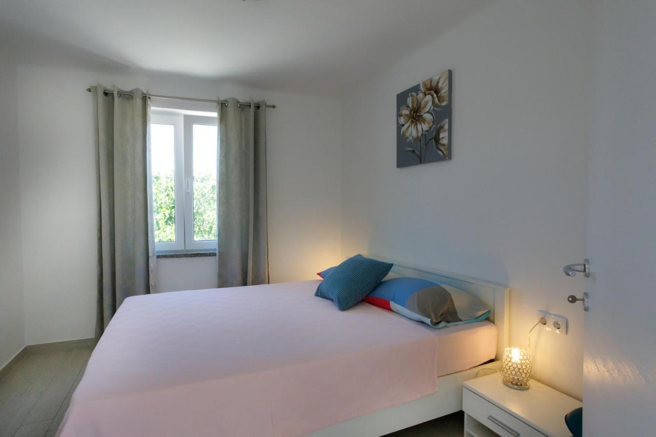 Appartement Oliva à Vrbnik Extérieur photo