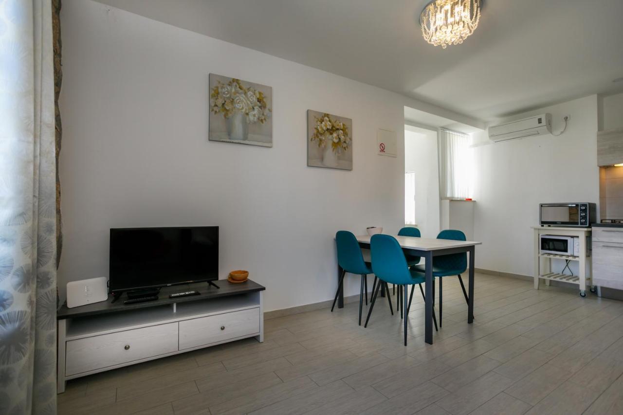 Appartement Oliva à Vrbnik Extérieur photo